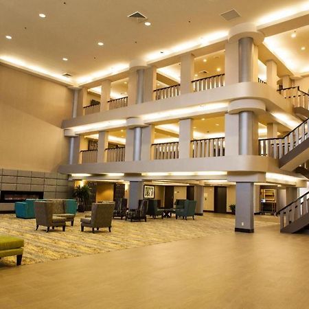 Ontario Gateway Hotel Bagian luar foto