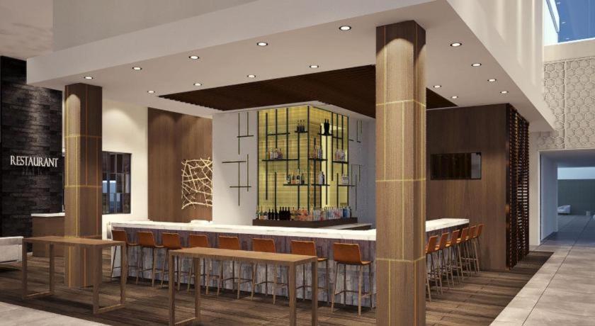 Ontario Gateway Hotel Bagian luar foto